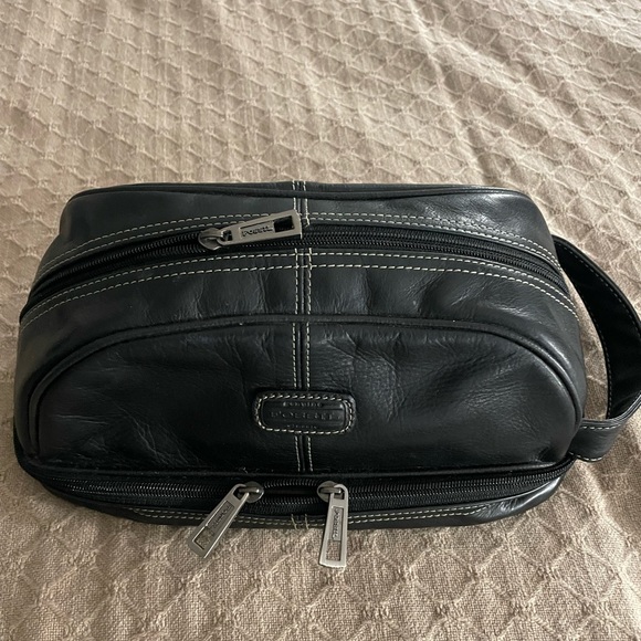 Fossil Black Genuine Leather Toiletry Bag(Men’s) - Picture 2 of 9